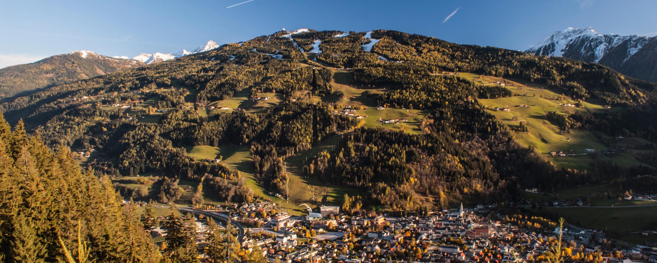 Blick auf Schladming und die Planai im Herbst